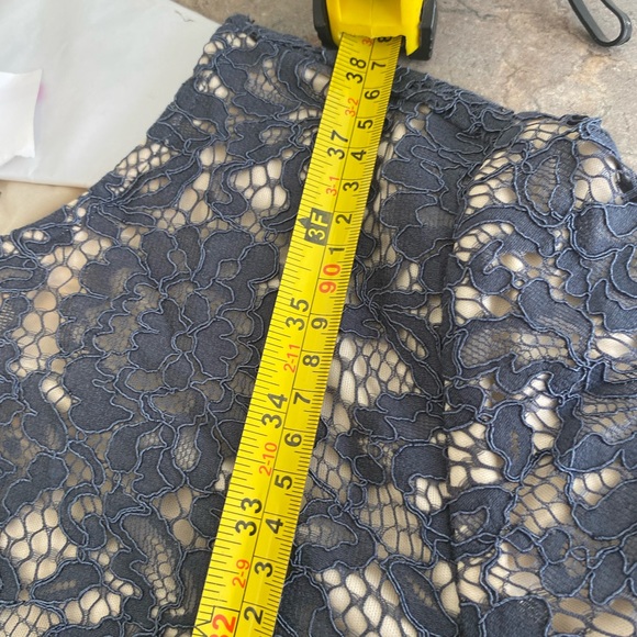 Beautiful beautiful new lace dress - Picture 5 of 10